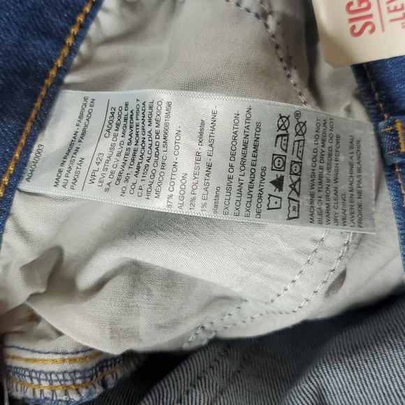 Levi Strauss Signature High Rise Straight Jeans - Picture 10 of 11